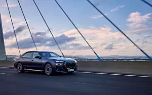 Cars wallpapers BMW i7 M70 xDrive (Frozen Tanzanite Blue) - 2023