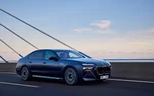 Cars wallpapers BMW i7 M70 xDrive (Frozen Tanzanite Blue) - 2023