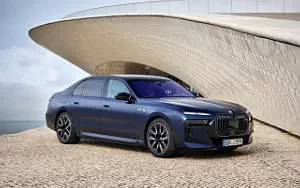 Cars wallpapers BMW i7 M70 xDrive (Frozen Tanzanite Blue) - 2023