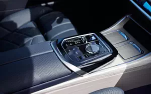Cars wallpapers BMW i7 M70 xDrive (Frozen Tanzanite Blue) - 2023