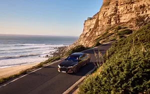 Cars wallpapers BMW i7 M70 xDrive (Two Tone Liquid Copper Sapphire Black) - 2023