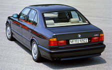 Cars wallpapers BMW M5 E34