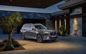 Cars wallpapers BMW X7 xDrive40i - 2022