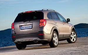 Cars wallpapers Chevrolet Captiva - 2013