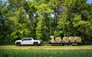 Cars wallpapers Chevrolet Silverado EV WT Crew Cab (Summit White) - 2023