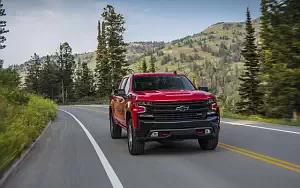 Cars wallpapers Chevrolet Silverado LT Z71 Trailboss Crew Cab - 2018