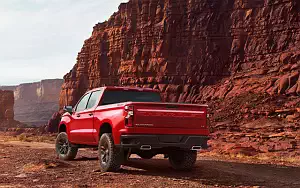 Cars wallpapers Chevrolet Silverado LT Z71 Trailboss Crew Cab - 2018