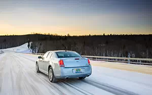 Cars wallpapers Chrysler 300 Glacier - 2013