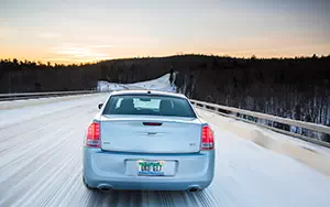 Cars wallpapers Chrysler 300 Glacier - 2013