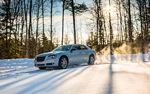 Cars wallpapers Chrysler 300 Glacier - 2013