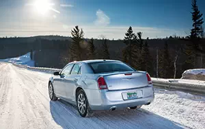 Cars wallpapers Chrysler 300 Glacier - 2013