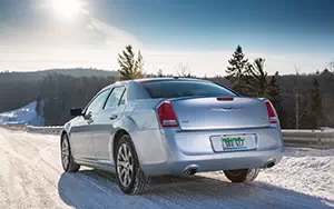 Cars wallpapers Chrysler 300 Glacier - 2013