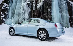 Cars wallpapers Chrysler 300 Glacier - 2013