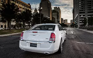 Cars wallpapers Chrysler 300 Motown - 2013