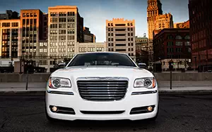 Cars wallpapers Chrysler 300 Motown - 2013