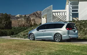 Cars wallpapers Chrysler Pacifica Hybrid - 2016