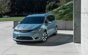 Cars wallpapers Chrysler Pacifica Hybrid - 2016