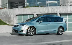 Cars wallpapers Chrysler Pacifica Hybrid - 2016