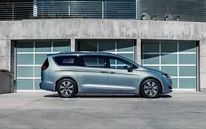 Cars wallpapers Chrysler Pacifica Hybrid - 2016