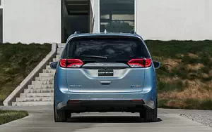 Cars wallpapers Chrysler Pacifica Hybrid - 2016