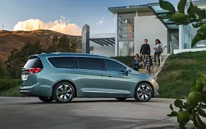 Cars wallpapers Chrysler Pacifica Hybrid - 2016