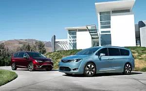 Cars wallpapers Chrysler Pacifica Hybrid - 2016