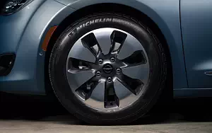 Cars wallpapers Chrysler Pacifica Hybrid - 2016