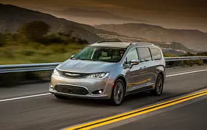 Cars wallpapers Chrysler Pacifica Limited - 2016