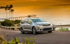 Cars wallpapers Chrysler Pacifica Limited - 2016