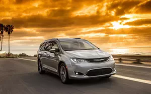 Cars wallpapers Chrysler Pacifica Limited - 2016