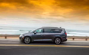 Cars wallpapers Chrysler Pacifica Limited - 2016