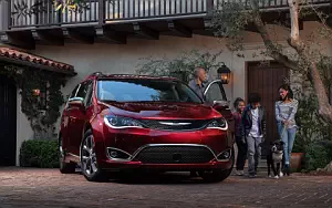 Cars wallpapers Chrysler Pacifica Limited - 2016