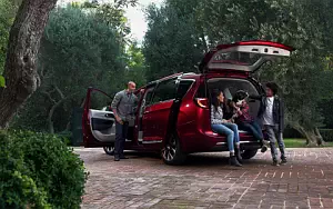 Cars wallpapers Chrysler Pacifica Limited - 2016