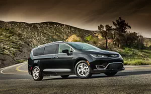 Cars wallpapers Chrysler Pacifica Touring-L Plus - 2016