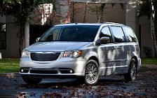 Cars wallpapers Chrysler Town & Country - 2011