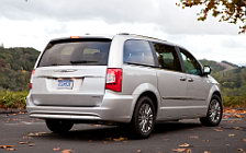 Cars wallpapers Chrysler Town & Country - 2011