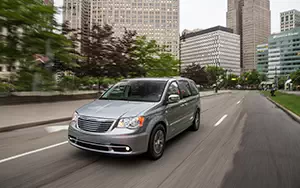 Cars wallpapers Chrysler Town & Country 30th Anniversary Edition - 2013