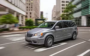 Cars wallpapers Chrysler Town & Country 30th Anniversary Edition - 2013