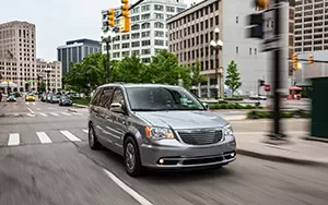 Cars wallpapers Chrysler Town & Country 30th Anniversary Edition - 2013