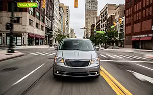 Cars wallpapers Chrysler Town & Country 30th Anniversary Edition - 2013