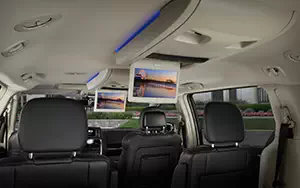 Cars wallpapers Chrysler Town & Country 30th Anniversary Edition - 2013