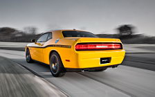 Cars wallpapers Dodge Challenger SRT8 392 Yellow Jacket - 2012