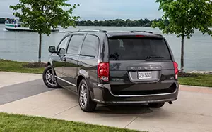 Cars wallpapers Dodge Grand Caravan SXT 30th Anniversary Edition - 2013