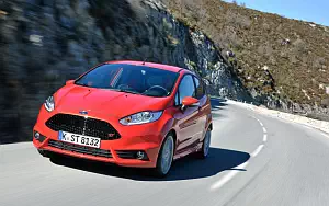 Cars wallpapers Ford Fiesta ST 3door - 2013