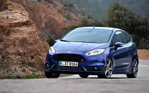 Cars wallpapers Ford Fiesta ST 3door - 2013