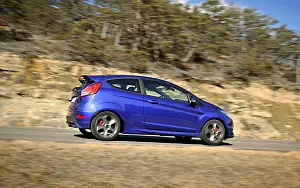 Cars wallpapers Ford Fiesta ST 3door - 2013