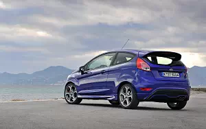 Cars wallpapers Ford Fiesta ST 3door - 2013