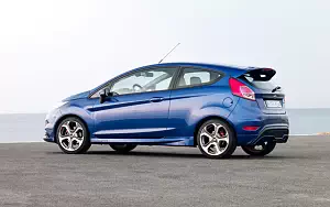 Cars wallpapers Ford Fiesta ST 3door - 2013