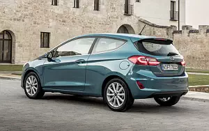 Cars wallpapers Ford Fiesta Titanium 3door - 2017