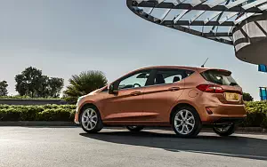 Cars wallpapers Ford Fiesta Titanium 5door - 2017